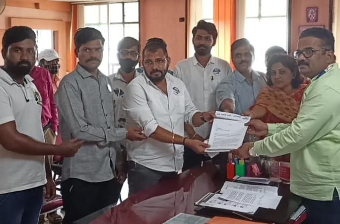 School fee inspection team nema, otherwise agitation | शालेय शुल्क तपासणी पथक नेमा, अन्यथा आंदोलन