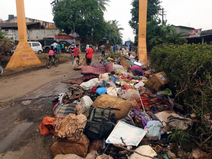 Ann the Spot Reporting: Ambewadi, Chikhali villages affected by 3% flood | आॅन दी स्पॉट रिपोर्टिंग: आंबेवाडी, चिखली गावे १०० टक्के पूरग्रस्त Ann the Spot Reporting: Ambewadi, Chikhali villages affected by 3% flood | आॅन दी स्पॉट रिपोर्टिंग: आंबेवाडी, चिखली गावे १०० टक्के पूरग्रस्त