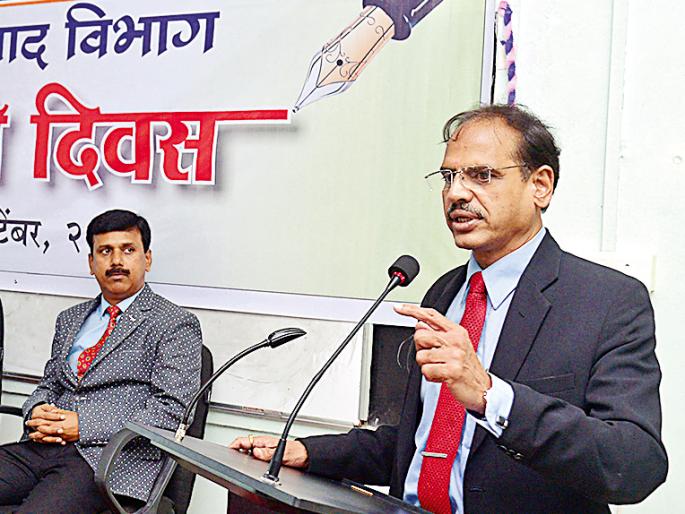 Check the grammar of languages | भाषांचे व्याकरण जपा Check the grammar of languages | भाषांचे व्याकरण जपा