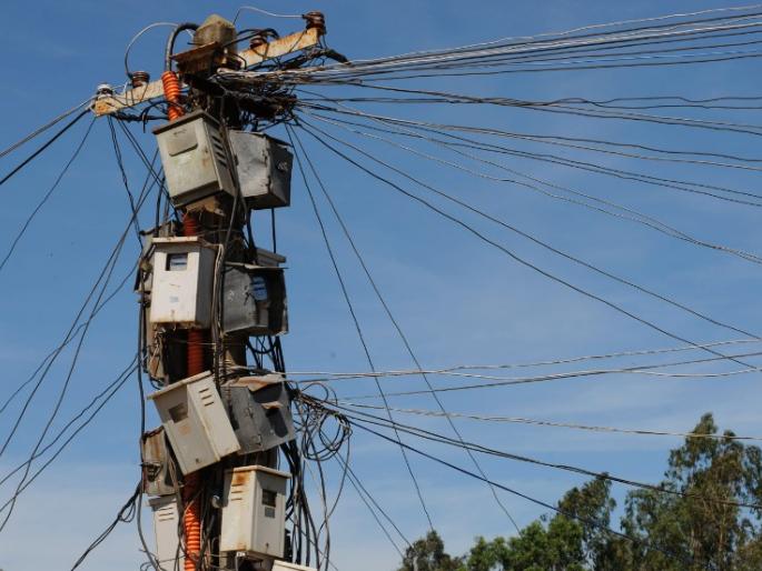 Crime against six power thieves | वीज चोरणाऱ्या सहा जणांवर गुन्हा Crime against six power thieves | वीज चोरणाऱ्या सहा जणांवर गुन्हा