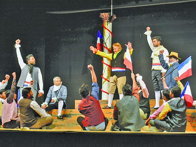 Kolhapur center in state amateur Marathi drama competition | राज्य हौशी मराठी नाट्य स्पर्धेत कोल्हापूर केंद्रातून ‘ऱ्हासपर्व’ प्रथम, ‘दो बजनिए’ द्वितीय