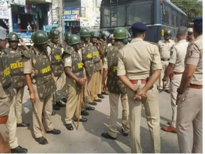 Article 144 applicable for polling in Pune, Shirur and Maval constituencies; There is an injunction regarding 'this' | पुणे, शिरूर व मावळ मतदारसंघातील मतदानासाठी कलम १४४ लागू; ‘या’बाबत आहे मनाई आदेश Article 144 applicable for polling in Pune, Shirur and Maval constituencies; There is an injunction regarding 'this' | पुणे, शिरूर व मावळ मतदारसंघातील मतदानासाठी कलम १४४ लागू; ‘या’बाबत आहे मनाई आदेश