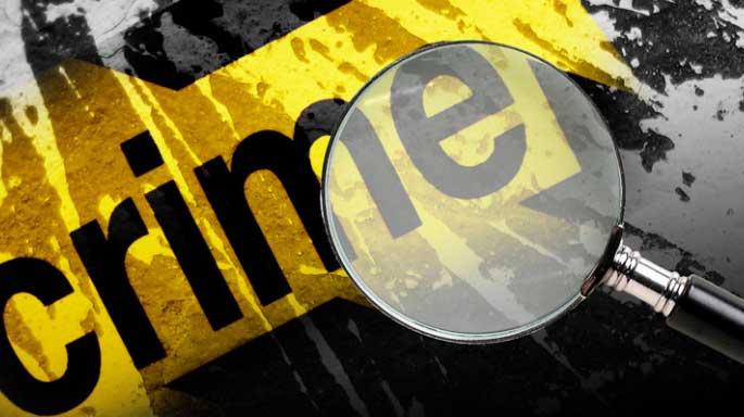 The three who were arguing were attacked by a knife and the bike was lengthened | वाद घालणाऱ्या तिघांना हटकले अन‌् चाकू हल्ला करुन दुचाकी लांबविली