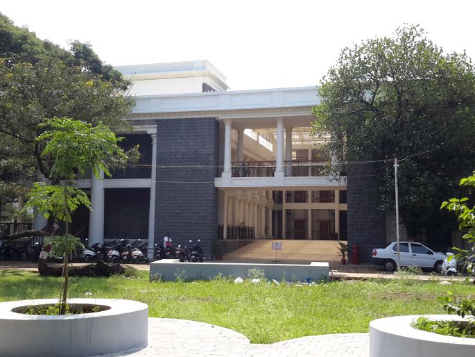 Kolhapur: Cancellation of Sangam's theater, cancellation of additional district collectors | कोल्हापूर : संगम चित्रपटगृहाचा परवाना रद्द, अप्पर जिल्हाधिकाऱ्यांची कारवाई Kolhapur: Cancellation of Sangam's theater, cancellation of additional district collectors | कोल्हापूर : संगम चित्रपटगृहाचा परवाना रद्द, अप्पर जिल्हाधिकाऱ्यांची कारवाई