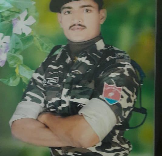 Bolthan's jawan dies after being hit by a power line | वीज वाहिनीचा धक्का लागून बोलठाणच्या जवानाचा मृत्यू Bolthan's jawan dies after being hit by a power line | वीज वाहिनीचा धक्का लागून बोलठाणच्या जवानाचा मृत्यू