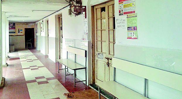 MGM clinics in the afternoon to stop the poor! | गोरगरिबांचा बडनेºयातील मोदी दवाखाना दुपारी बंदच ! MGM clinics in the afternoon to stop the poor! | गोरगरिबांचा बडनेºयातील मोदी दवाखाना दुपारी बंदच !