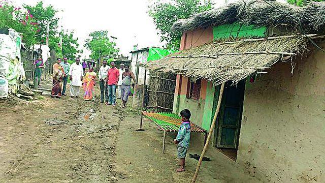 Development of smart city; The village | स्मार्ट सीटीत शहराचा विकास; खेडे मात्र भकास! Development of smart city; The village | स्मार्ट सीटीत शहराचा विकास; खेडे मात्र भकास!