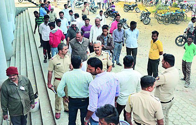 Doubtful death of the emperor who is fining the foil | पन्नी वेचणाऱ्या बादशाहचा संशयास्पद मृत्यू