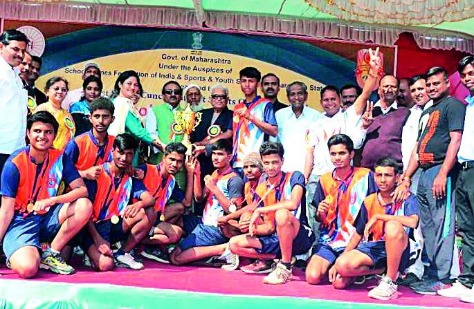 Maharashtra Sangha Maali Baji | महाराष्ट्र संघाने मारली बाजी Maharashtra Sangha Maali Baji | महाराष्ट्र संघाने मारली बाजी