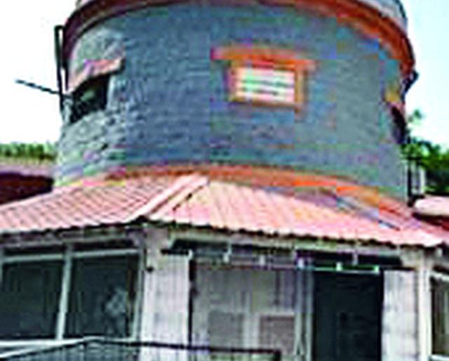 Superintendent does not want to take any VIP files | अधीक्षकांना नको व्हीआयपी फाईलची ब्याद Superintendent does not want to take any VIP files | अधीक्षकांना नको व्हीआयपी फाईलची ब्याद