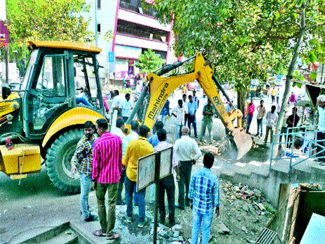 Satana Naka took a breath of breath through the road | सटाणा नाका रस्त्याने घेतला मोकळा श्वास