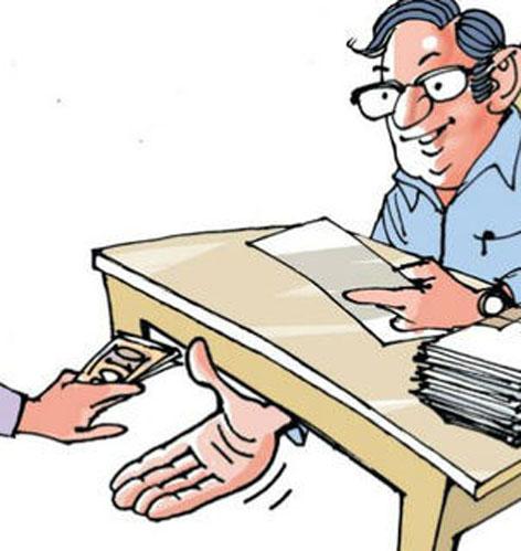 Gramsevak detained for taking three thousand bribe | तीन हजाराची लाच घेताना ग्रामसेवक अटकेत Gramsevak detained for taking three thousand bribe | तीन हजाराची लाच घेताना ग्रामसेवक अटकेत