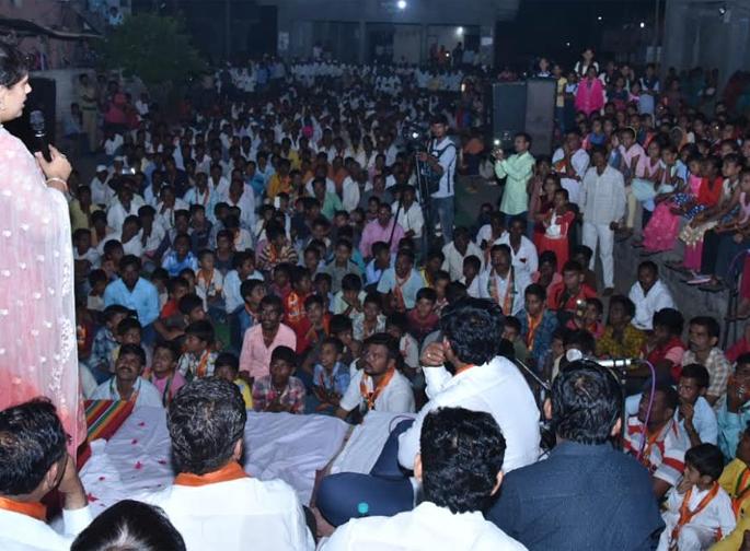 Have you done any development work while in power? | सत्ता असताना एक तरी विकासाचे काम केले का? Have you done any development work while in power? | सत्ता असताना एक तरी विकासाचे काम केले का?