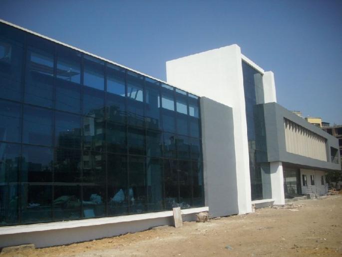 Finally, the appointment of the contractor to the corporation to start the only sports complex | अखेर एकमेव क्रीडा संकुलाला सुरू करण्यासाठी पालिकेकडून कंत्राटदाराची नियुक्ती Finally, the appointment of the contractor to the corporation to start the only sports complex | अखेर एकमेव क्रीडा संकुलाला सुरू करण्यासाठी पालिकेकडून कंत्राटदाराची नियुक्ती