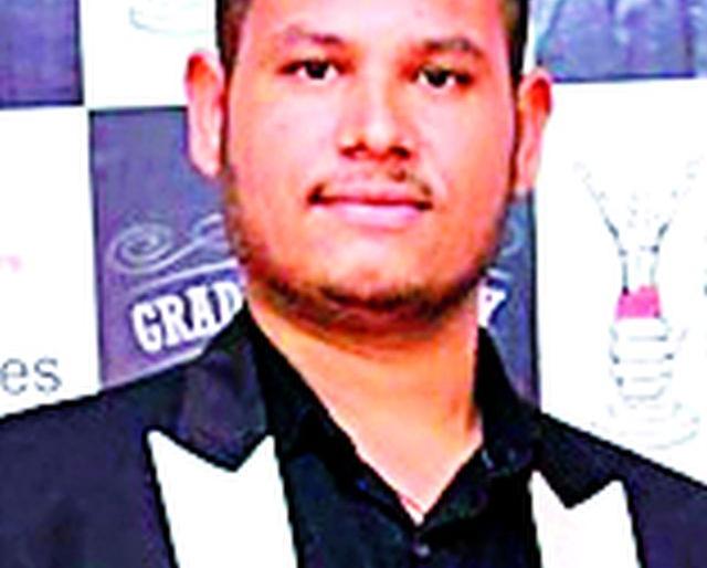 Sumit's Gaganbharari in the village | खेड्यातल्या सुमितची गगनभरारी Sumit's Gaganbharari in the village | खेड्यातल्या सुमितची गगनभरारी