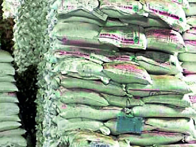 In the factory, the sugar worth eight crore rupees fell | कारखान्यात आठ कोटी रूपयांची साखर पडून