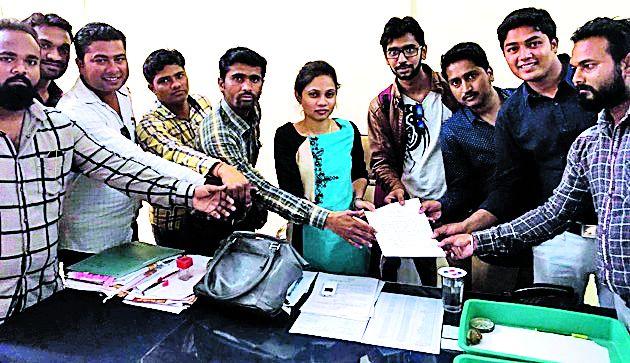 Only 22 works of 150 engineers | १५० अभियंत्यांना केवळ २२ कामे Only 22 works of 150 engineers | १५० अभियंत्यांना केवळ २२ कामे