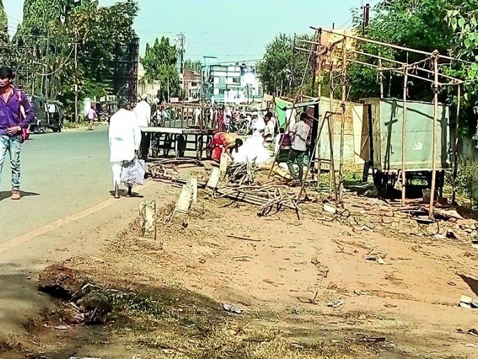 Action will be taken against the encroachers | अतिक्रमणधारकांवर कारवाईचा बडगा Action will be taken against the encroachers | अतिक्रमणधारकांवर कारवाईचा बडगा