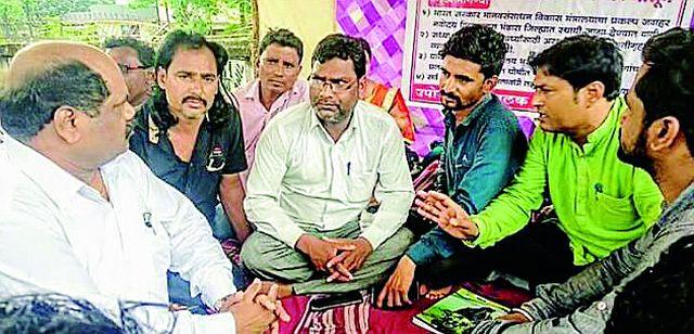 Improved response to college collapsed | महाविद्यालय बंदला उत्स्फूर्त प्रतिसाद Improved response to college collapsed | महाविद्यालय बंदला उत्स्फूर्त प्रतिसाद