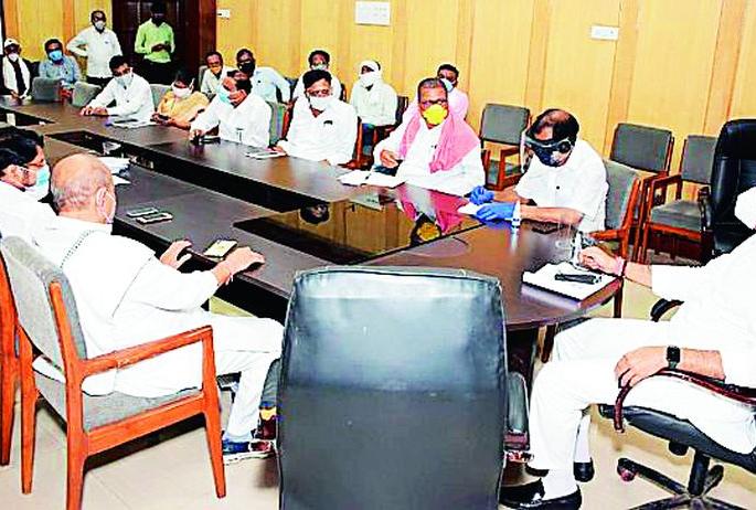 Start buying rabbi grains immediately | रब्बीतील धान खरेदीला त्वरित सुरुवात करा