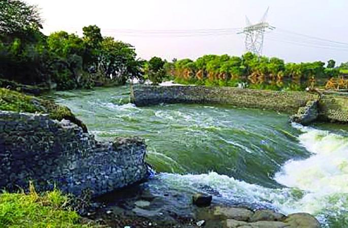 Obstacle of funds in the technical work of canal repair | कालवा दुरुस्तीच्या तांत्रिक कामात निधीचा खोडा Obstacle of funds in the technical work of canal repair | कालवा दुरुस्तीच्या तांत्रिक कामात निधीचा खोडा