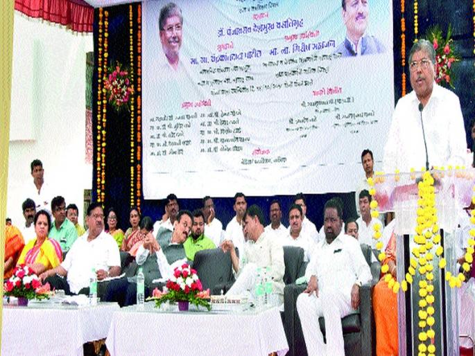 Committed to give permanent reservation to Maratha community: Patil | मराठा समाजाला कायमस्वरूपी आरक्षण देण्यासाठी कटिबद्ध : पाटील Committed to give permanent reservation to Maratha community: Patil | मराठा समाजाला कायमस्वरूपी आरक्षण देण्यासाठी कटिबद्ध : पाटील