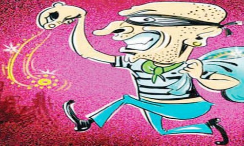 Surf arrested for buying stolen gold | चोरीचे सोने विकत घेणाऱ्या सराफास अटक Surf arrested for buying stolen gold | चोरीचे सोने विकत घेणाऱ्या सराफास अटक