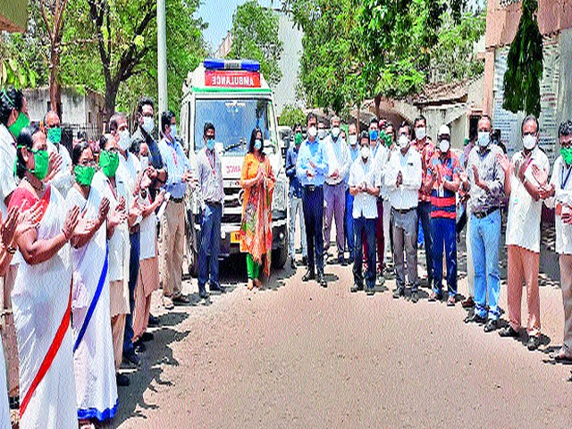 Coronation-free young man returns | कोरोनामुक्त तरुण परतला सुखरूप Coronation-free young man returns | कोरोनामुक्त तरुण परतला सुखरूप