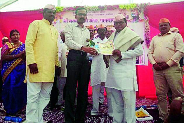 65 Priyakhan Villages felicitated at Pachgaon | पाचगाव येथे ६५ प्रज्ञावंत ग्रामस्थांचा सत्कार