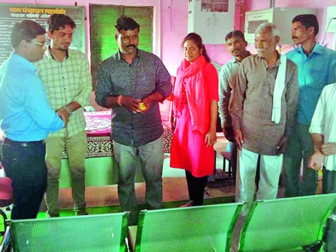 She became the Sarpanch of Mahadoli at the age of 21 | ती झाली 21 व्या वर्षी महाडोळीची सरपंच