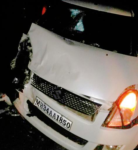 Triple accidents at Doni Phat | डोणी फाट्यावर तिहेरी अपघात Triple accidents at Doni Phat | डोणी फाट्यावर तिहेरी अपघात