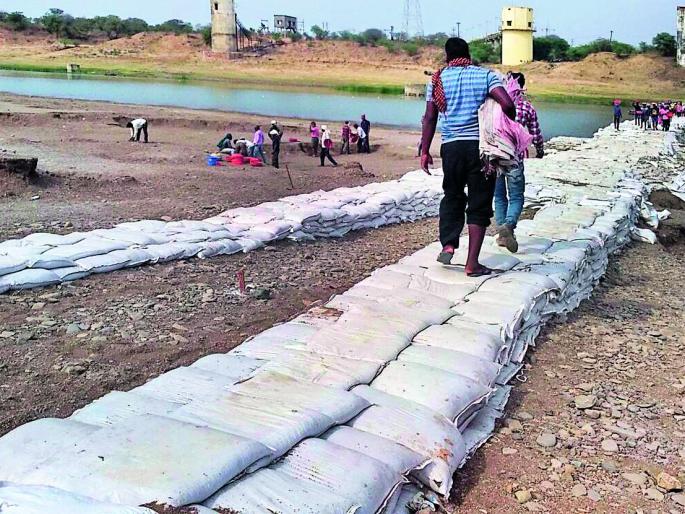 Break 'Bund' on the Wardha River | वर्धा नदीवरील ‘तो’ बंधारा तोडा Break 'Bund' on the Wardha River | वर्धा नदीवरील ‘तो’ बंधारा तोडा