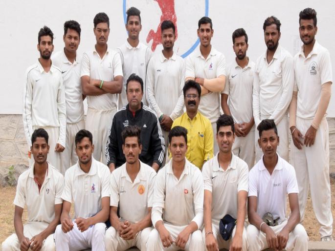 University team leaves for Inter University Cricket tournament | आंतरविद्यापीठ क्रिकेट स्पर्धेसाठी विद्यापीठाचा संघ रवाना University team leaves for Inter University Cricket tournament | आंतरविद्यापीठ क्रिकेट स्पर्धेसाठी विद्यापीठाचा संघ रवाना
