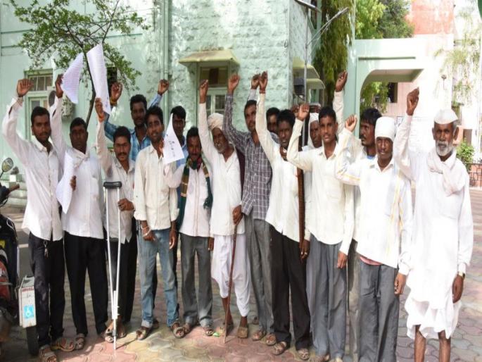 If the transfer of the new closet in Dhule taluka is not canceled, the school will be closed from 15 | धुळे तालुक्यातील नवे कोठारे येथील शिक्षकाची बदली रद्द न झाल्यास १५ पासून शाळा बंद करणार If the transfer of the new closet in Dhule taluka is not canceled, the school will be closed from 15 | धुळे तालुक्यातील नवे कोठारे येथील शिक्षकाची बदली रद्द न झाल्यास १५ पासून शाळा बंद करणार