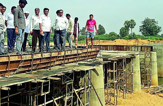 Get it done before the rainy season | पावसाळ्यापूर्वी काम पूर्ण करा Get it done before the rainy season | पावसाळ्यापूर्वी काम पूर्ण करा