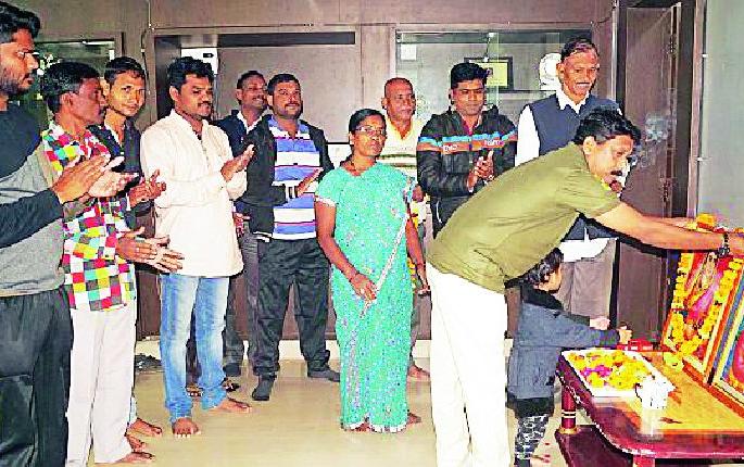 Greetings to Jijau and Swami Vivekananda | जिजाऊ व स्वामी विवेकानंद यांना अभिवादन Greetings to Jijau and Swami Vivekananda | जिजाऊ व स्वामी विवेकानंद यांना अभिवादन