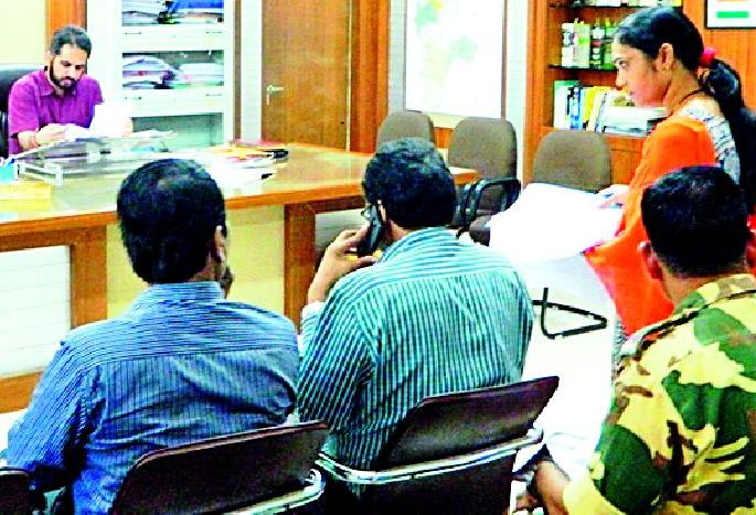 The need for raising girls' birth rates | मुलींचा जन्मदर वाढविण्याची गरज The need for raising girls' birth rates | मुलींचा जन्मदर वाढविण्याची गरज