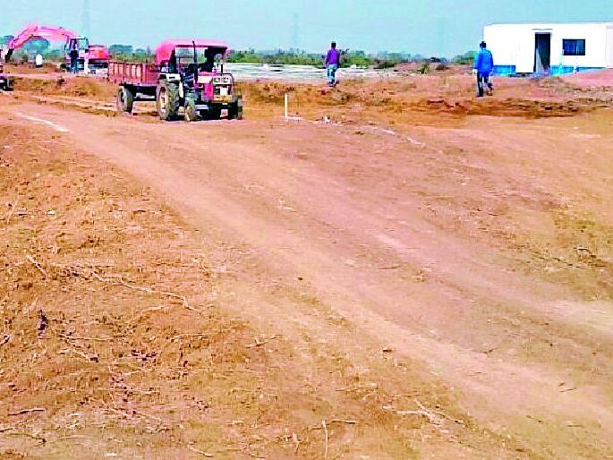 The question of Desaiganj MIDC space is under question | देसाईगंज एमआयडीसीच्या जागेचा प्रश्न अधांतरीच