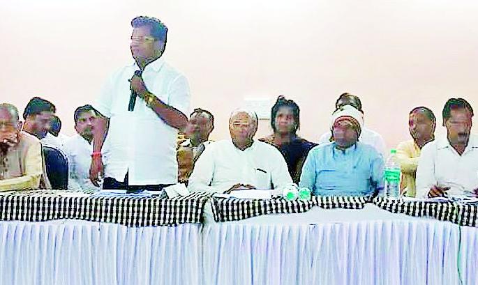 Provide quick power connection to demanded farmers | डिमांड भरलेल्या शेतकऱ्यांना त्वरीत वीज जोडणी द्या Provide quick power connection to demanded farmers | डिमांड भरलेल्या शेतकऱ्यांना त्वरीत वीज जोडणी द्या