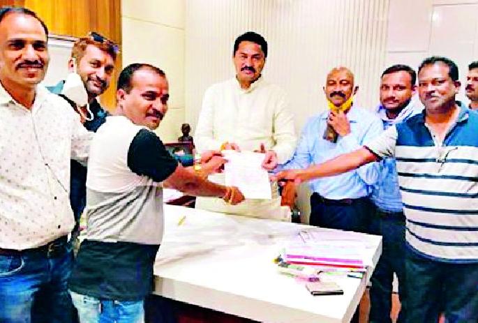 Provide uniform pay scale benefits and naxal allowance | एकस्तर वेतनश्रेणी लाभ व नक्षलभत्ता द्या Provide uniform pay scale benefits and naxal allowance | एकस्तर वेतनश्रेणी लाभ व नक्षलभत्ता द्या