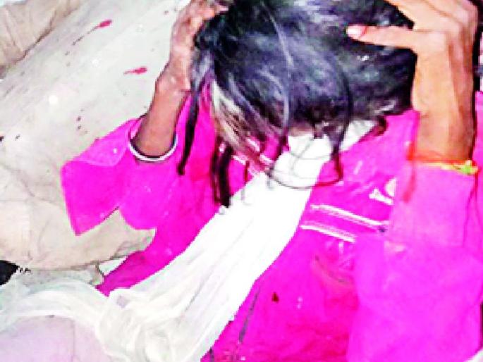 Pati-wife killed by suspected child | बालके चोरुन नेणारे असल्याच्या संशयावरुन पती-पत्नीस मारहाण Pati-wife killed by suspected child | बालके चोरुन नेणारे असल्याच्या संशयावरुन पती-पत्नीस मारहाण