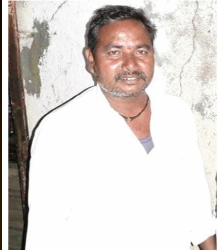 The body of his cousin, who was swept away in the flood, was found twelve hours later | पुरात वाहून गेलेल्या चुलता-पुतण्याचा मृतदेह बारा तासांनी सापडला