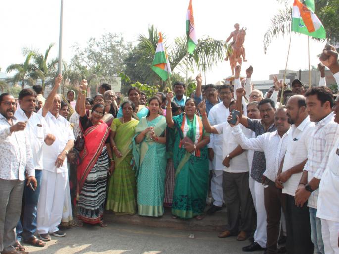 Congress demonstrations in Jalna | जालन्यात काँग्रेसची निदर्शने Congress demonstrations in Jalna | जालन्यात काँग्रेसची निदर्शने