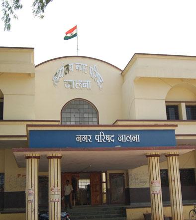 Very difficult task of recovery for municipality | थकबाकी वसुली उद्दिष्टपूर्तीचा डोंगर तसाच उभा Very difficult task of recovery for municipality | थकबाकी वसुली उद्दिष्टपूर्तीचा डोंगर तसाच उभा