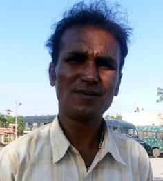 Accused arrested 17 years later | लुटमारीतील आरोपी १७ वर्षांनंतर जेरबंद Accused arrested 17 years later | लुटमारीतील आरोपी १७ वर्षांनंतर जेरबंद