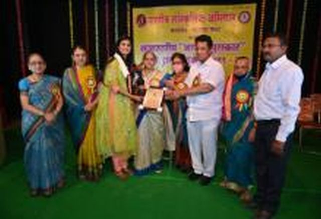 Provide state level awareness awards | राज्यस्तरीय जाणीव पुरस्कार प्रदान Provide state level awareness awards | राज्यस्तरीय जाणीव पुरस्कार प्रदान