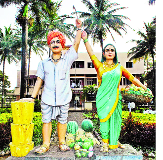 Market Committee's income declined by 78 lakhs | बाजार समितीचे उत्पन्न ७८ लाखांनी घटले Market Committee's income declined by 78 lakhs | बाजार समितीचे उत्पन्न ७८ लाखांनी घटले