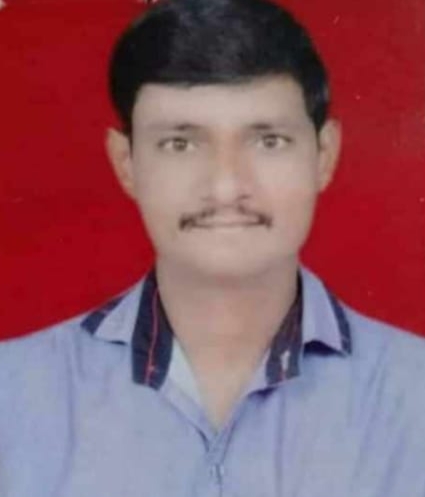 Lohoner commits suicide by strangling youth | लोहोणेरला युवकाची गळफास घेऊन आत्महत्या Lohoner commits suicide by strangling youth | लोहोणेरला युवकाची गळफास घेऊन आत्महत्या