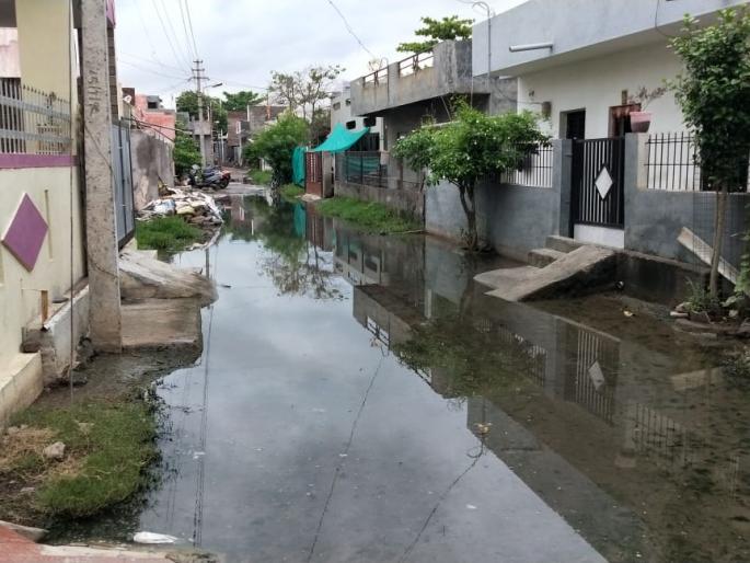 Citizens suffer due to waste problem in the new colony | नववसाहतीत कचऱ्याच्या समस्येमुळे नागरिक त्रस्त Citizens suffer due to waste problem in the new colony | नववसाहतीत कचऱ्याच्या समस्येमुळे नागरिक त्रस्त