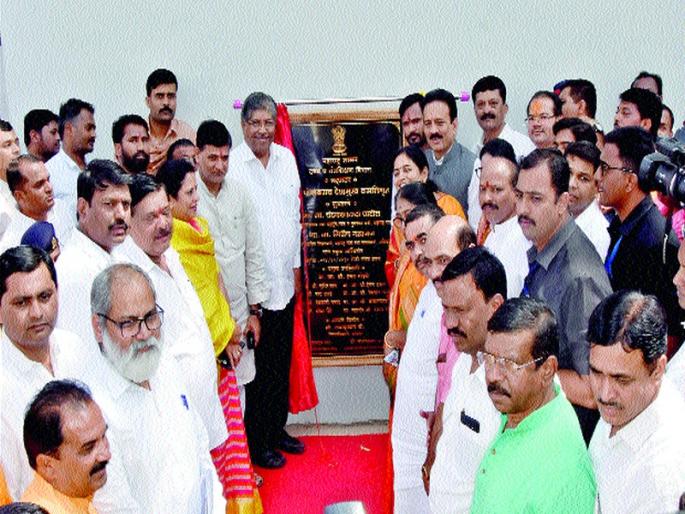 Committed to give reservation to Maratha community - Patil | मराठा समाजाला आरक्षण देण्यासाठी कटिबद्ध - पाटील Committed to give reservation to Maratha community - Patil | मराठा समाजाला आरक्षण देण्यासाठी कटिबद्ध - पाटील